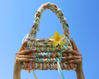 Borsa a mano personalizzata all'uncinetto, borsa in corda riciclata tessuta a mano con fascino personalizzato, borsa lavorata a maglia fatta a mano, borsa da donna Boho