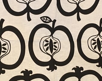 European Large Apple Printed fabric Imported from United Kingdom Europe, Linen RARE, OOP- 19 1/2”x26”