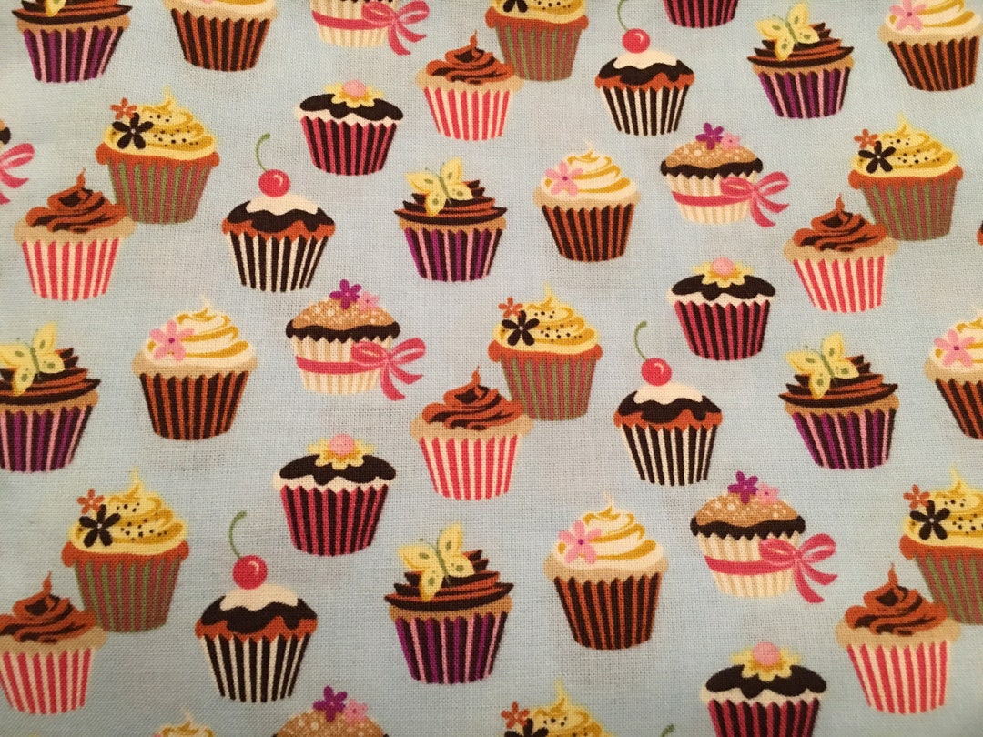 Robert Kaufman Sweet Tooth tiny Cupcakes 1 Across Screen Print D 8424