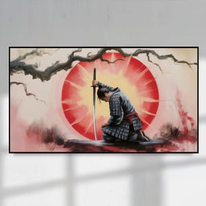 Puede incluir: Una pintura artística representa una figura arrodillada con armadura tradicional, sosteniendo una espada katana. Un gran sol rojo en el fondo, con una rama oscura en la esquina superior izquierda. La obra tiene un tema dramático e histórico.