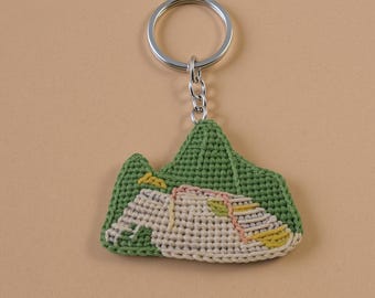 Machu Picchu Crochet Keychain – Handmade Peru Stepped Ruin Silhouette, Travel Gift, Keychain Charm