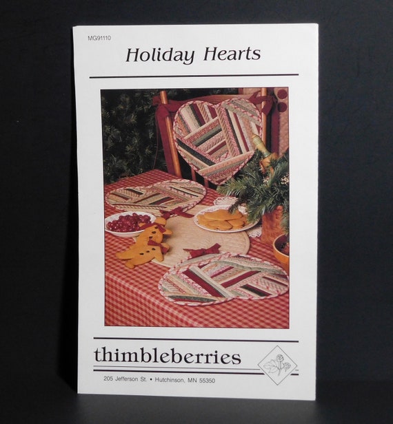 Holiday Hearts Pattern Table Runner Chair Pad Thimbleberries Mg91110
