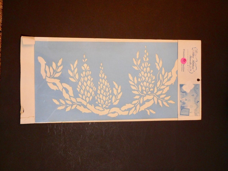 Flower Garland Stencil From Donna Hrkman Blue Ribbon Stencils | Etsy
