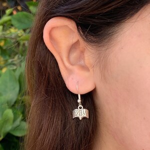 Pendientes de libro, plata, minimalista, pendientes colgantes colgantes, regalo para lectores imagen 2