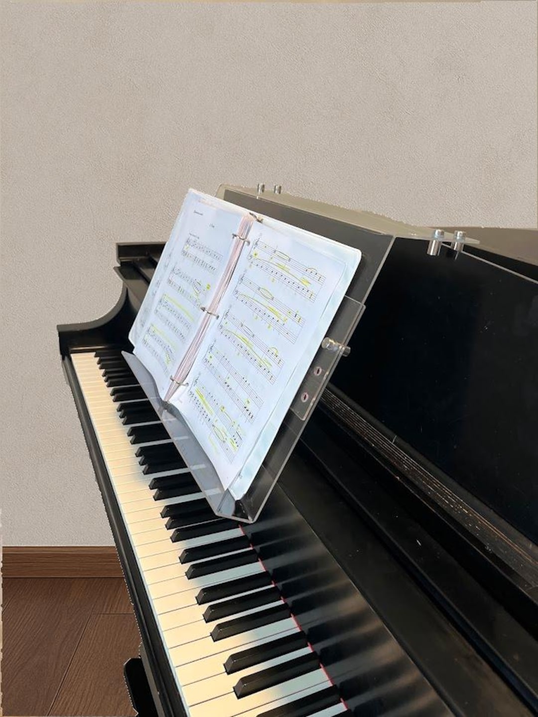 グランドアップライトピアノ用アクリル製譜面台（幅18インチ） - 高