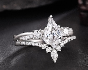 2PCS Kite Cut Moissanite Engagement Ring Set Unique V-Shaped Diamond Matching Wedding Ring Personalized Promise Ring Bridal Set Gift For Her