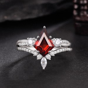 2PCS Kite Cut Ruby Engagement Ring Platinum Moissanite Cluster Twist Bridal Set Unique Curved Diamond Stackable Wedding Band Gift for Her