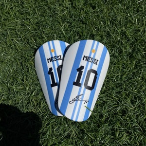 MESSI SIGNATURE SHINPADS | By Maestro Futbol