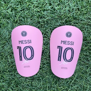 MESSI SIGNATURE SHINPADS | By Maestro Futbol