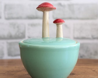 Mushroom Sugar Bowl, Mint