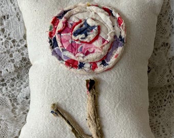 Apliques de flores acolchados, relleno de almohada de granja, relleno de cuenco, colcha vintage de patchwork hecha a mano en el campo.