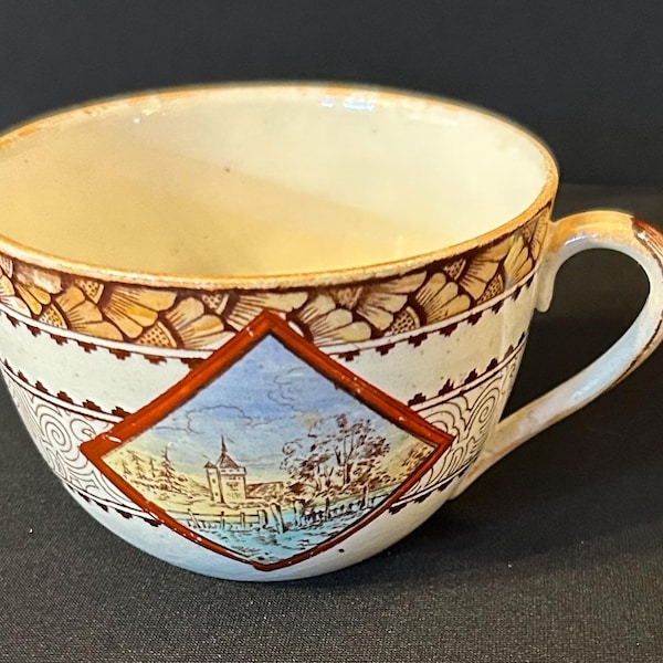 Tazza da tè in ceramica policroma con decorazione transferware "Wisconsin" del XIX secolo, prodotta da Brownfield and Sons.