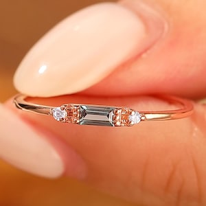 Delicate Baguette Alexandrite Ring, Alexandrite Wedding Ring, Dainty Anniversary Ring, June Birthstone Ring, Anniversary Gift For Her