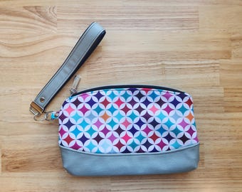 Espaciosa bolsa de uso diario, neceser o organizador de viaje con correa para la muñeca