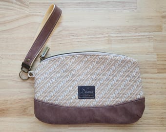 Clutch minimalista de vinilo suave / Perfecto para el día a día