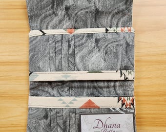 Cartera geométrica plegable en tres partes / Múltiples ranuras para tarjetas y espacio de almacenamiento