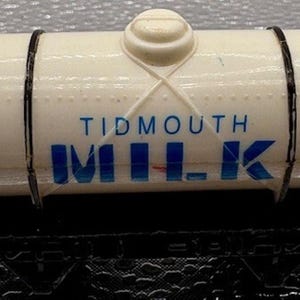 Vintage 1993 Thomas The Train Tidmouth Milk Tanker Car ERTL