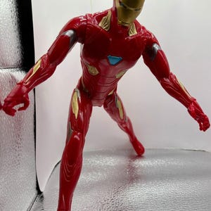 2017 Hasbro Marvel Iron Man Action Figure C-36322B image 2