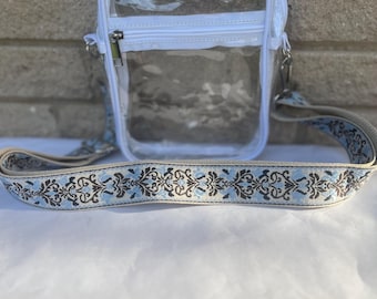 Clear Stadium Purse with Stripe Strap – Stylish Crossbody Bag for Concerts, Sports & Festivals