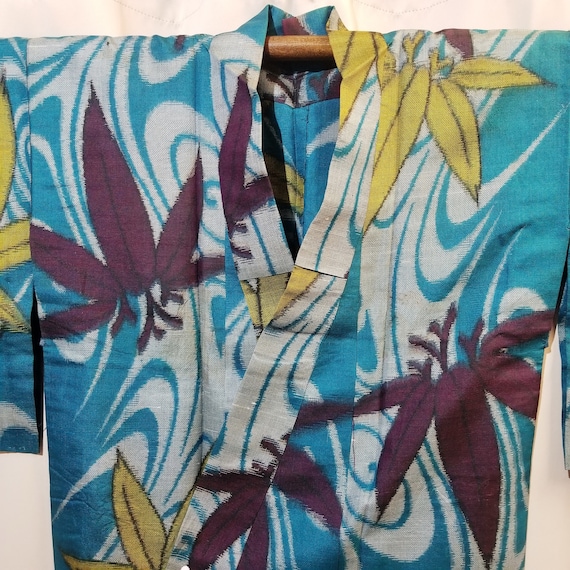Vintage Japanese Meisen Ikat Silk Woman's Kimono Robe Lightweight - Paulownia on Blue