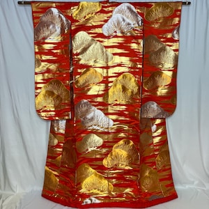 Vintage Japanese Wedding Kimono Uchikake Formal Bridal Gown - Sunrise or Sunset