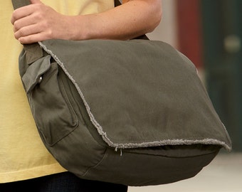 Canvas Vintage Raw-Edge Messenger bag