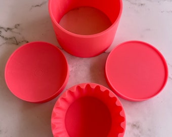 Cupcake Bottom Bath Bomb Mold with 2 different plungers