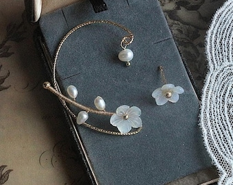 Shell Flower Ear Cuff, 14K Gold-Filled Pearl Ear Wrap, Floral Bridal Wedding Earrings