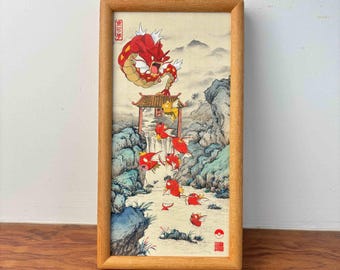 Over the Dragon Gate – L'anime incontra il paesaggio tradizionale cinese (14*28 cm, stampa ad alta definizione, cornice/passepartout in legno massello)