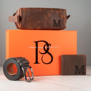 Conjunto de cuero personalizado para hombre: cinturón, billetera y neceser con nombre. Regalo para papá, novio o esposo. Regalo único y personalizado. Conjunto para padrinos de boda.