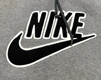 Vintage Y2K Nike Embroidered Logo Pullover Hooded Sweatshirt Vintage Y2K Nike Embroidered Logo Pullover Hooded Sweatshirt