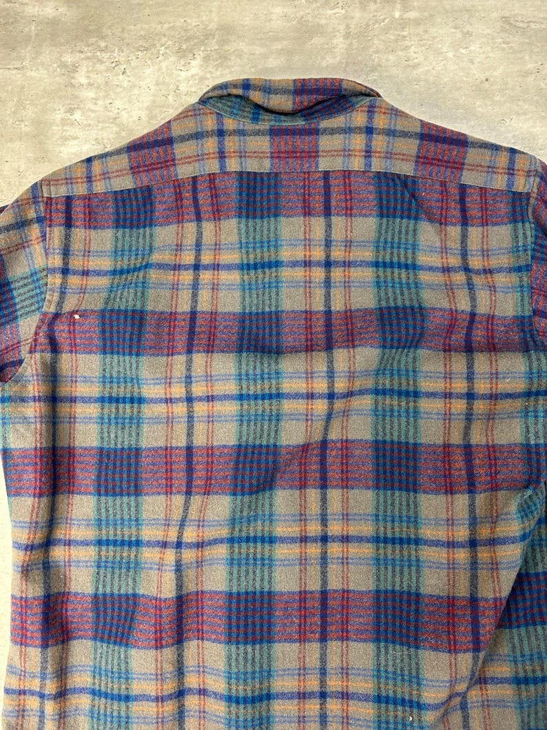 Camisa vintage de los 90 de Pendleton con estampado a cuadros, manga larga y botones, talla mediana. imagen 8