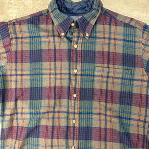 Camisa vintage de los 90 de Pendleton con estampado a cuadros, manga larga y botones, talla mediana. imagen 4