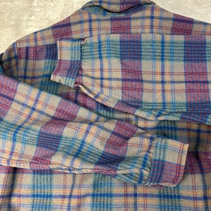 Camisa vintage de los 90 de Pendleton con estampado a cuadros, manga larga y botones, talla mediana. imagen 11