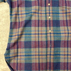 Camisa vintage de los 90 de Pendleton con estampado a cuadros, manga larga y botones, talla mediana. imagen 6