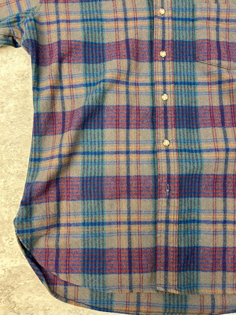 Camisa vintage de los 90 de Pendleton con estampado a cuadros, manga larga y botones, talla mediana. imagen 6