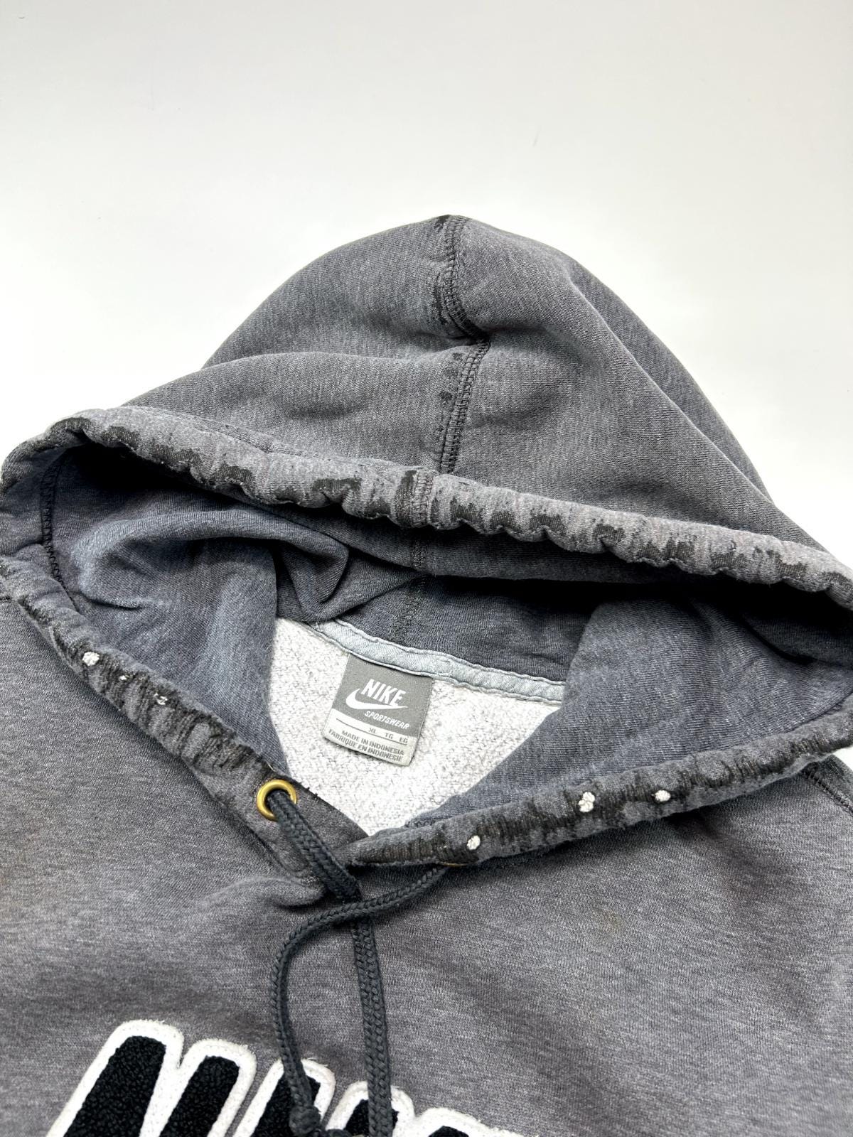 Vintage Y2K Nike Embroidered Logo Pullover Hooded Sweatshirt Vintage Y2K Nike Embroidered Logo Pullover Hooded Sweatshirt