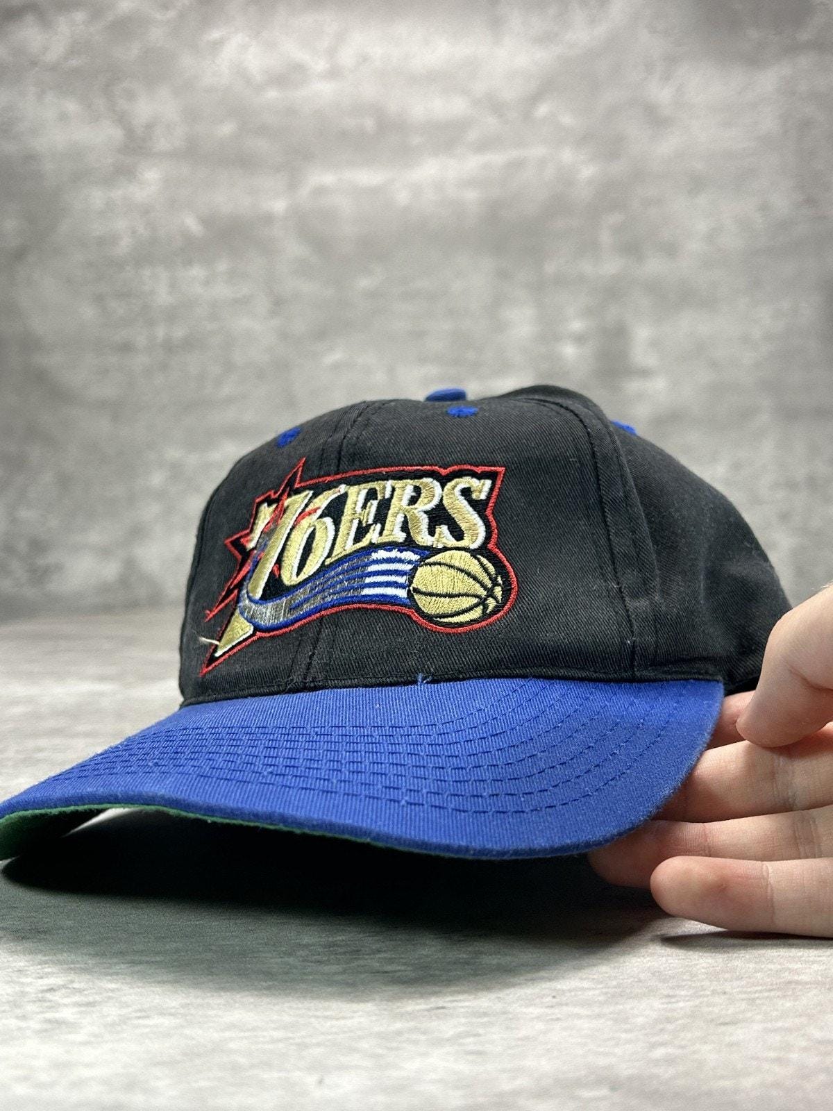 Vintage 90s Philadelphia 76ers NBA Embroidered Logo Basketball