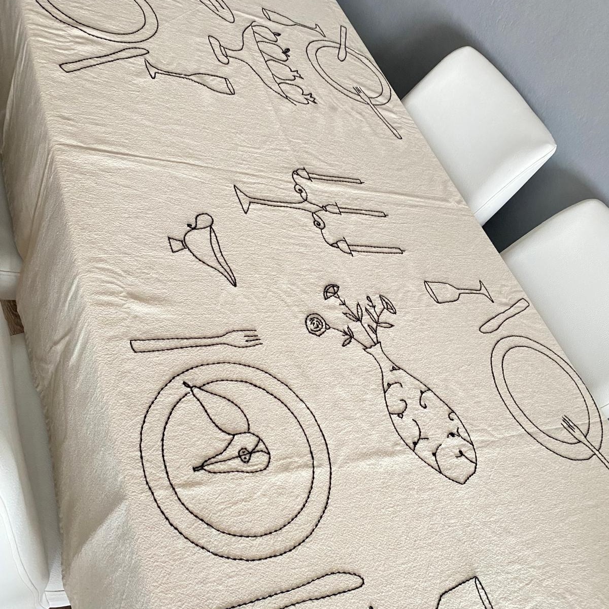 Hand-embroidered Linen Tablecloth for 4 | Etsy