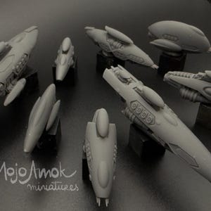 Hilin Republic Starship Miniature: Grand Fleet Admiral Resin Spaceship