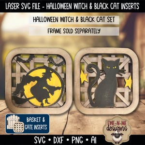 Könnte beinhalten: Zwei quadratische, lasergeschnittene Holzeinsätze mit Halloween-Motiven. Ein Einsatz zeigt eine schwarze Hexensilhouette vor einem gelben Mond mit Fledermäusen, der andere eine schwarze Katze mit gelben Sternen. Beide haben ein Gittermuster und helle Holzrahmen.