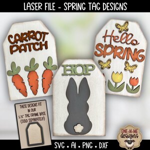 Puede incluir: Diseños de etiquetas de primavera de madera con las frases "Carrot Patch", "Hop" y "Hello Spring". Las etiquetas presentan zanahorias, una silueta de conejo, mariposas y flores. La imagen también incluye el texto "Laser File - Spring Tag Designs".