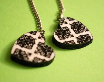 Heart-Shaped earrings - Damask pattern