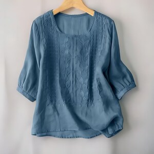 Chemises d'été décontractées pour femmes - Blouses décontractées amples en coton - Tops de travail avec manches - Blouse à broderie florale et col rond - Cadeau pour elle