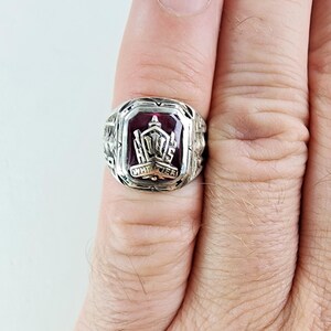 Anello di classe del rubino del 1935, misura 5 1/2, argento sterling 925, vintage, monogrammato a mano MAC