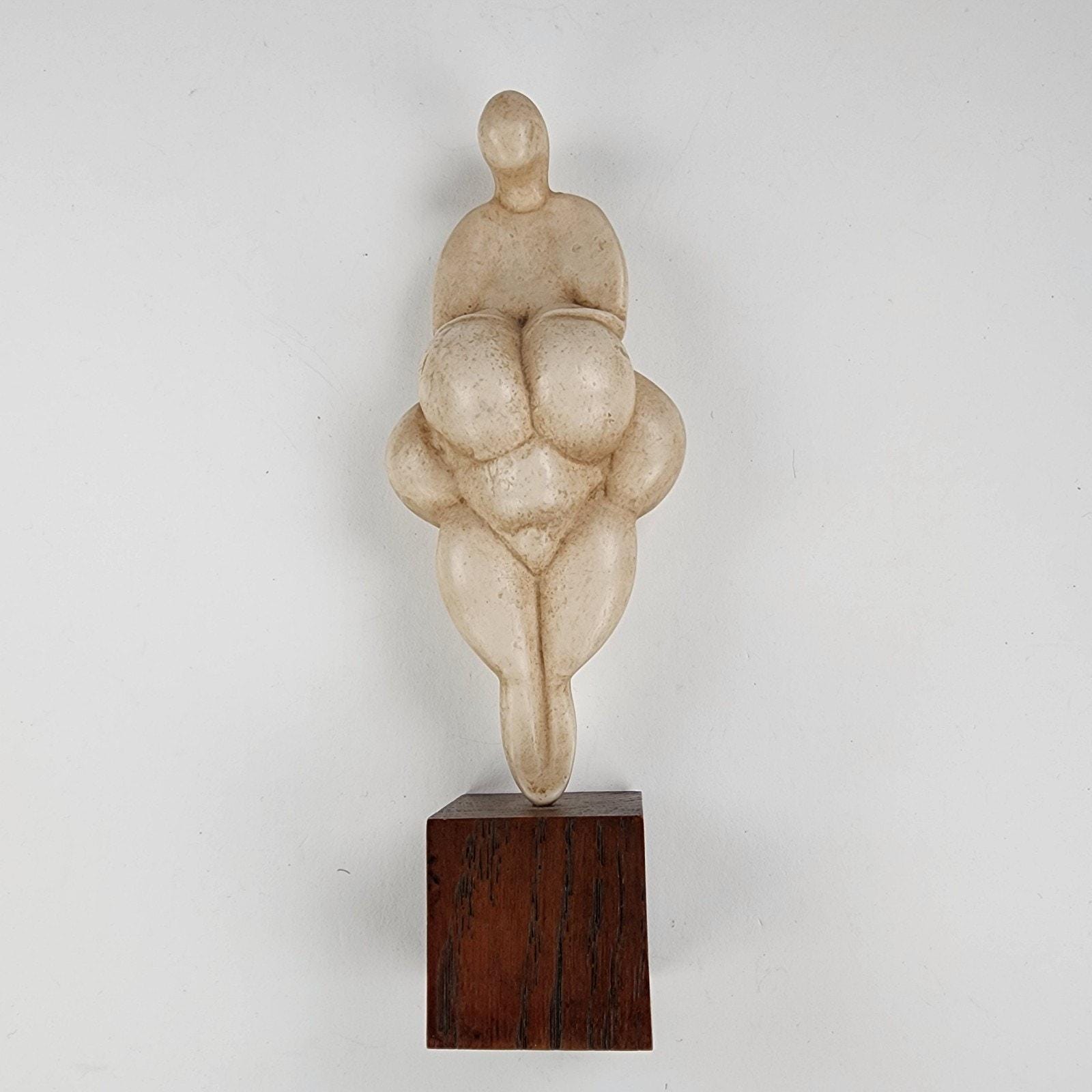 Lespugue venus - Etsy 日本