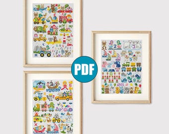 Peut inclure: Trois samplers au point de croix encadrés, présentant des motifs colorés d'alphabet et de chiffres avec des illustrations d'animaux et de véhicules. Les samplers sont dans des cadres en bois.