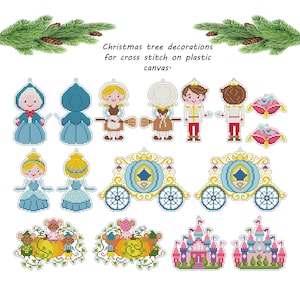 Op de afbeelding: Een set van 12 kruissteekpatronen met Assepoester en Prins Charming. De patronen omvatten Assepoester, Prins Charming, een pompoenkoets, muizen en een kasteel. De patronen zijn ontworpen voor gebruik op plastic canvas.