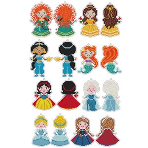 Op de afbeelding: Een set van 12 kleurrijke kruissteekpatronen met Disney-prinsessen. Elke prinses is afgebeeld in een unieke pose en outfit, met ingewikkelde details in haar haar, kleding en accessoires.