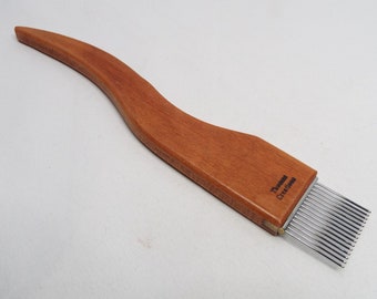 weaving beater, Cherry, fine, weave, beater, tapestry beater, tapestry, Threadsthrutime, Thomas-Creations